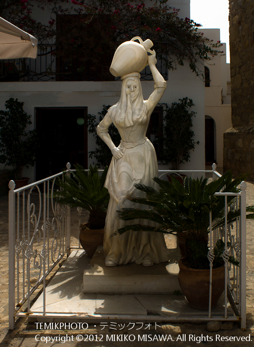 モハケーラの彫像（アンダルシア地方・モハカール）　　3918